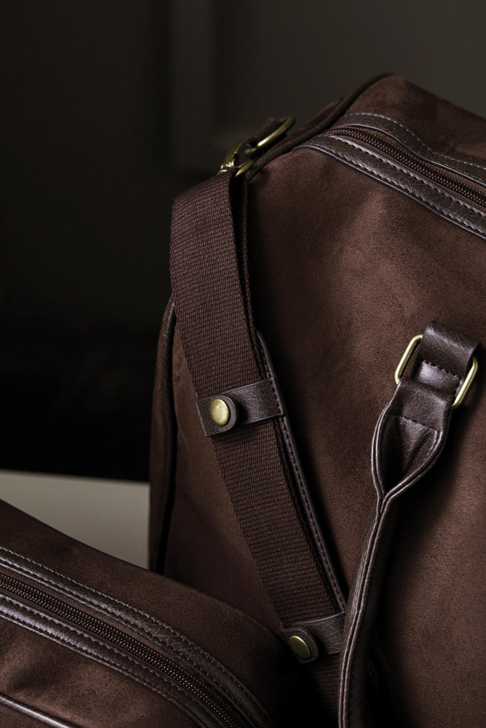 Load image into Gallery viewer, Hunto Weekend Bag - Custom Wood Designs