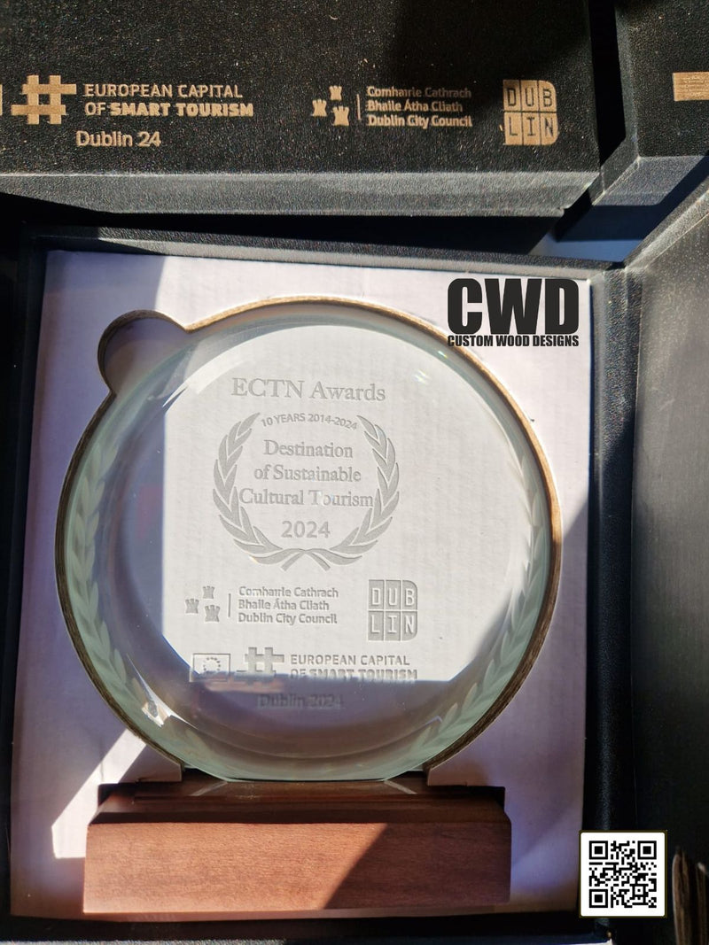 Load image into Gallery viewer, Round award plaque pack of 10 - Custom Wood Designs