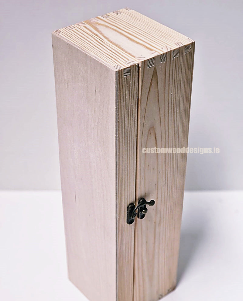 Load image into Gallery viewer, Hinged Lid 1 Bottle Box - Natural x25 Custom Wood Designs __label: Multibuy Bottle Box Bottle Boxes gift box Gift Boxes Single bottle box wooden Box CustomWoodDesignsIrelandCorporategiftboxesBottleBoxesGiftingboxesforbottleslaserengravedbottleboxespersonalisedbottleboxesCorporateboxesrusticboxwinebo_6_5bfce6aa-c7c3-4896-a6c3-b08d5