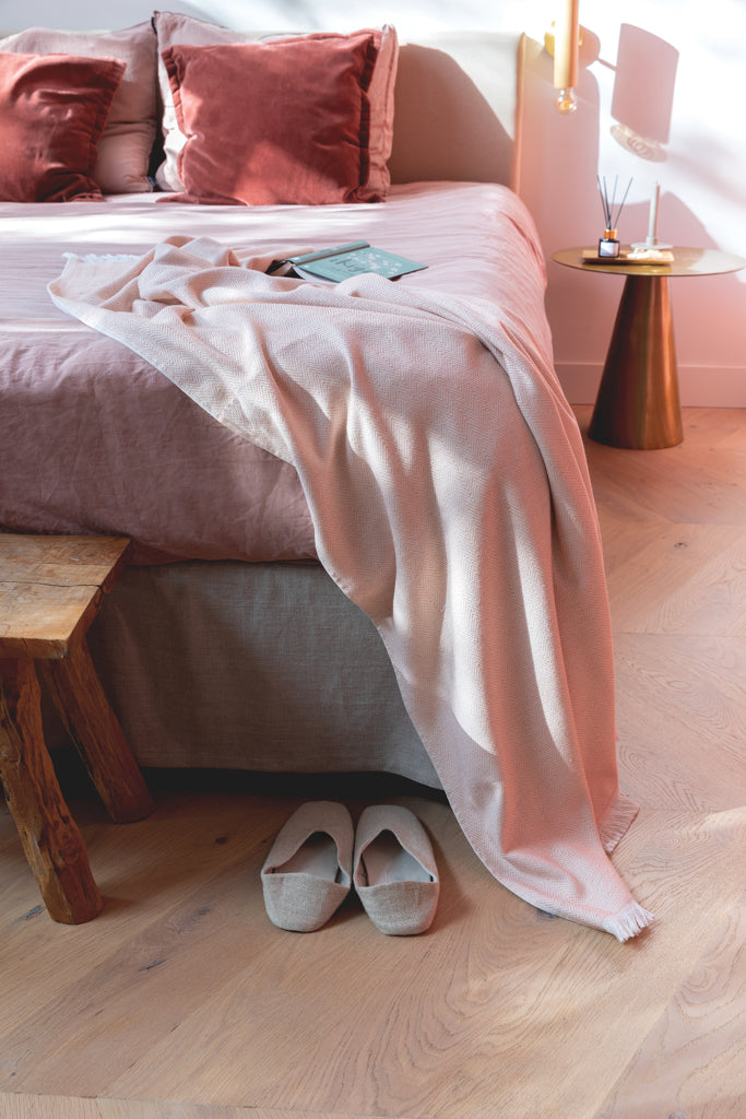 Load image into Gallery viewer, Hisako AWARE™ 4 Seasons towel/blanket 100x180 - Custom Wood Designs