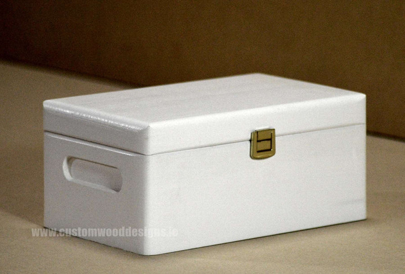 Load image into Gallery viewer, White Wood Box PHW2 25 X 16 X 11,5 cm Box Painted White pin bedroom deco box box with lid container gift room deco small box wood wooden box-painted-white-default-title-white-wood-box-phw2-25-x-16-x-11-5-cm-53611807408471