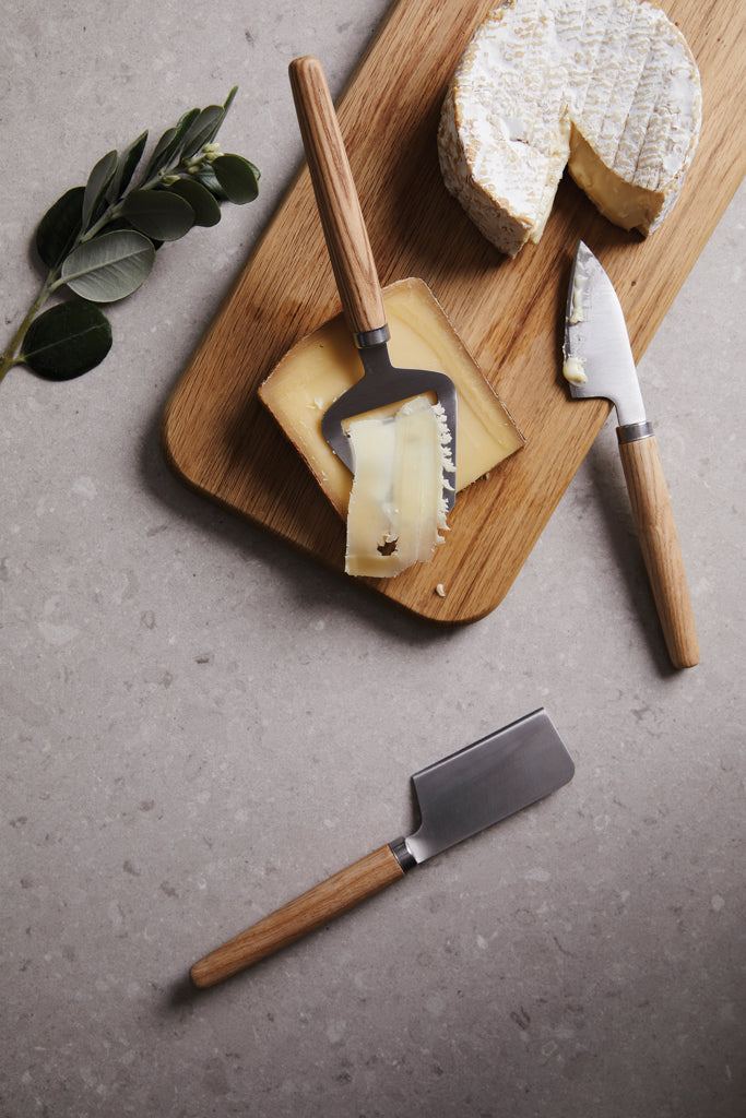 Load image into Gallery viewer, VINGA Retro cheese set - Custom Wood Designs

