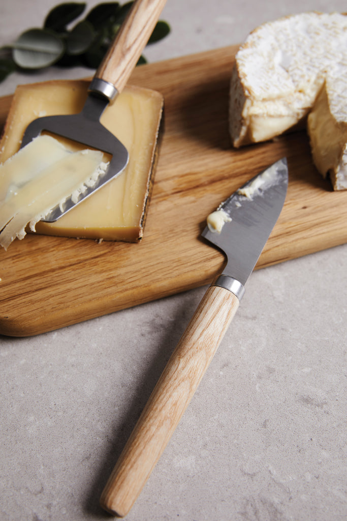 Load image into Gallery viewer, VINGA Retro cheese set - Custom Wood Designs
