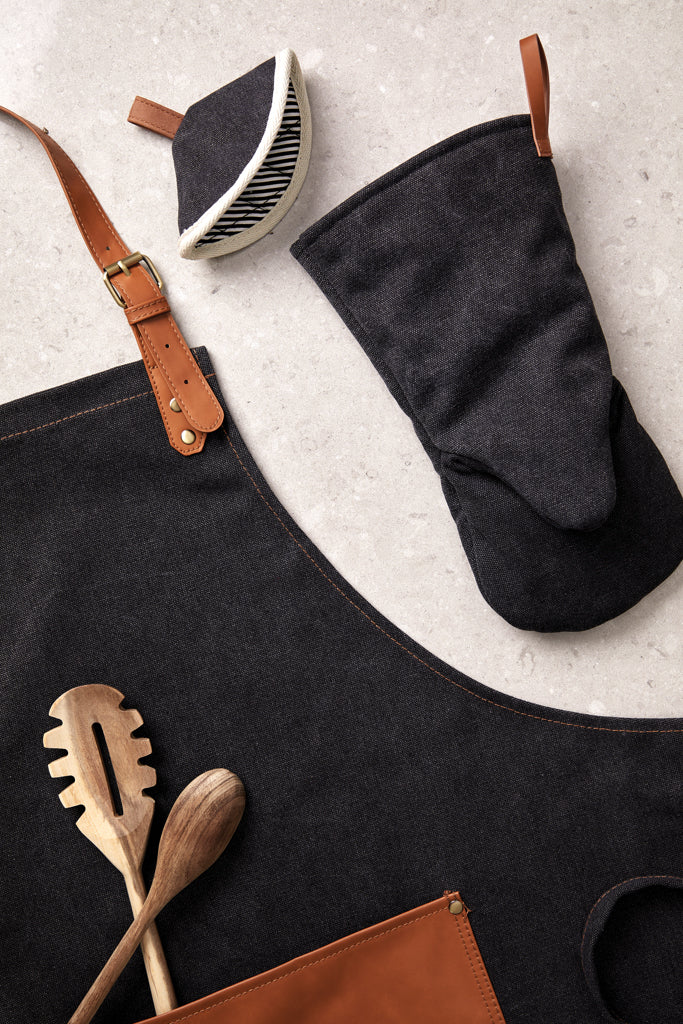 Load image into Gallery viewer, VINGA Asado oven mitt - Custom Wood Designs
