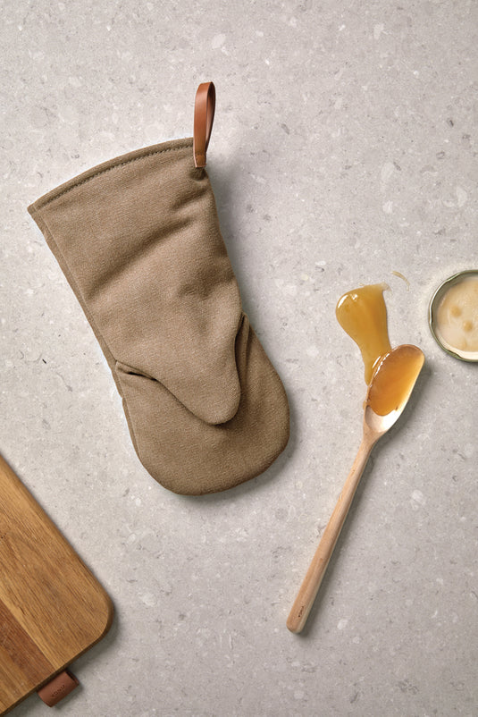 VINGA Asado oven mitt - Custom Wood Designs