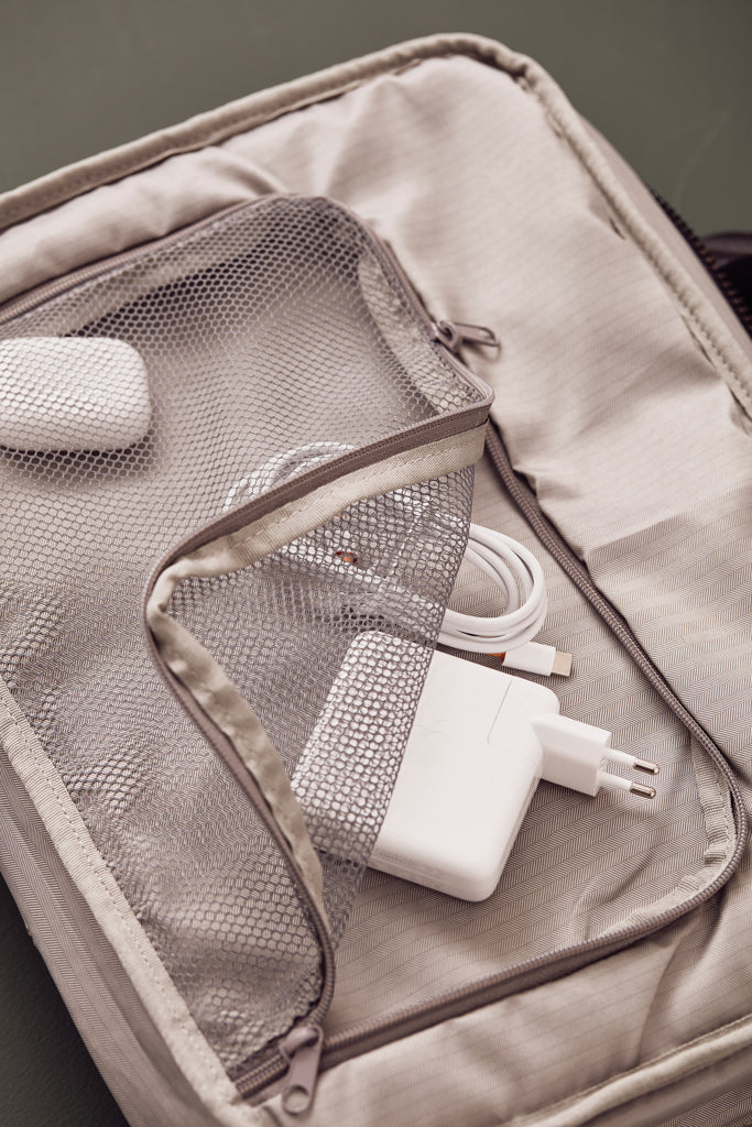 Load image into Gallery viewer, Baltimor Computer Bag - Custom Wood Designs
