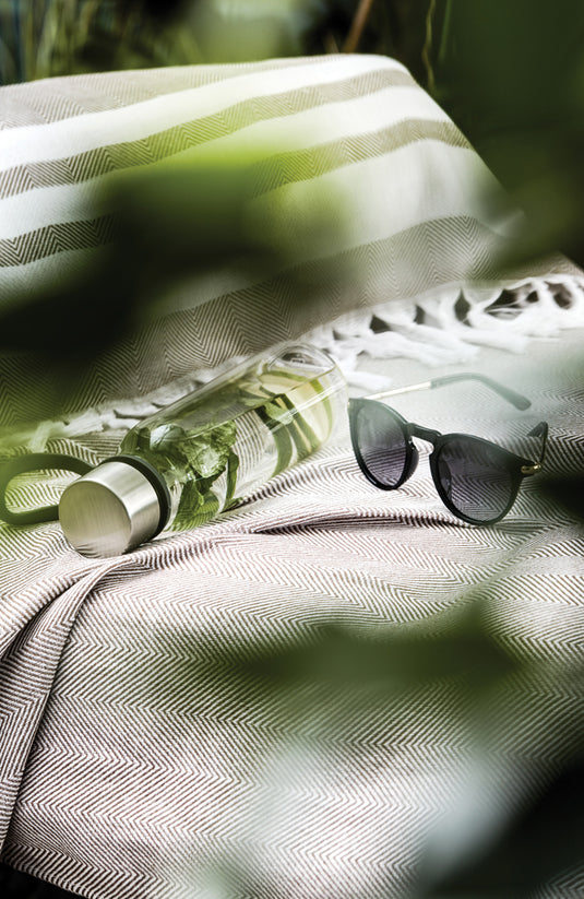 VINGA Lean tritan water bottle 600 ML - Custom Wood Designs