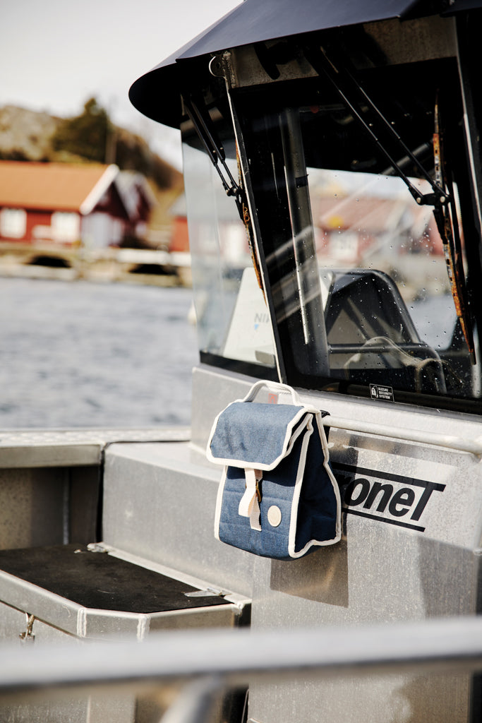 Load image into Gallery viewer, Day-trip cooler bag - Custom Wood Designs
