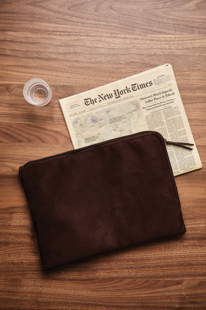 Load image into Gallery viewer, Hunton laptop case - Custom Wood Designs
