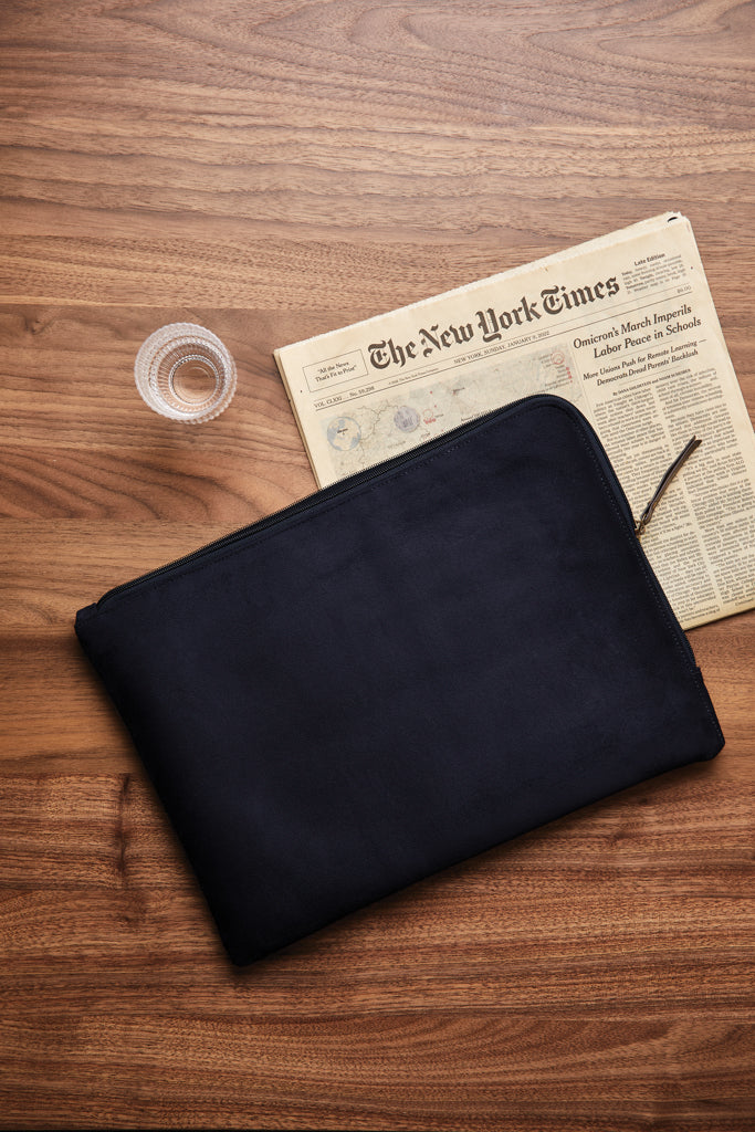 Load image into Gallery viewer, Hunton laptop case - Custom Wood Designs
