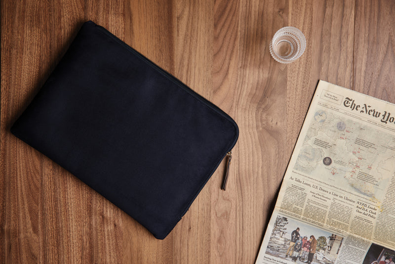 Load image into Gallery viewer, Hunton laptop case - Custom Wood Designs
