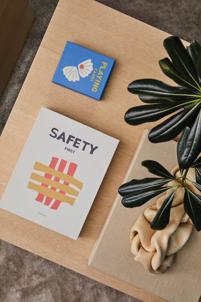 Load image into Gallery viewer, Playing cards coffee table edt. - Custom Wood Designs
