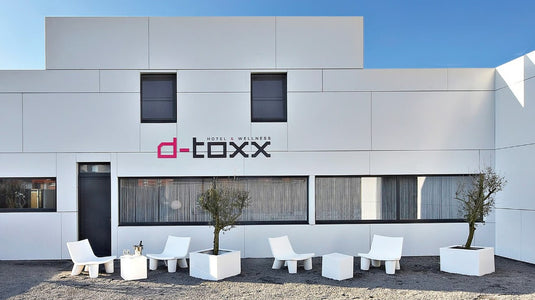 Low Lita Lounge Chair - Custom Wood Designs