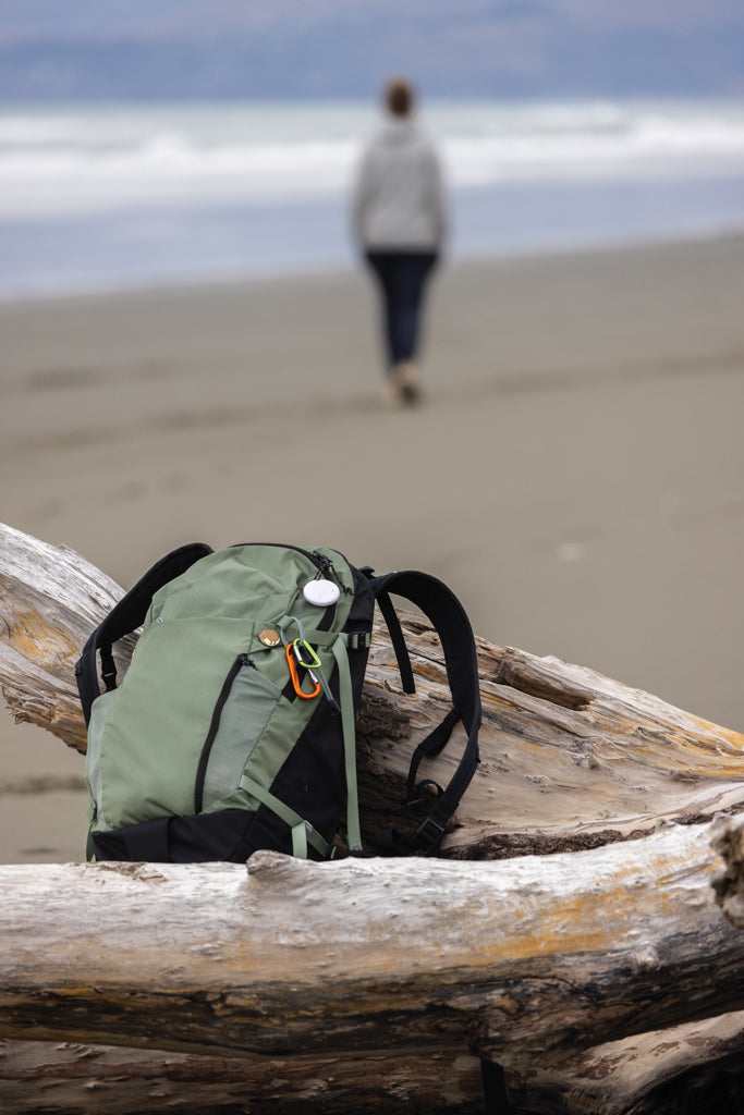 Load image into Gallery viewer, FindMate RCS recycled plastic item finder - Custom Wood Designs
