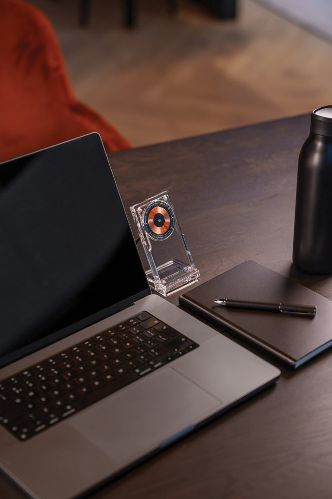 Load image into Gallery viewer, Magcharge 15W magnetic wireless charging stand - Custom Wood Designs
