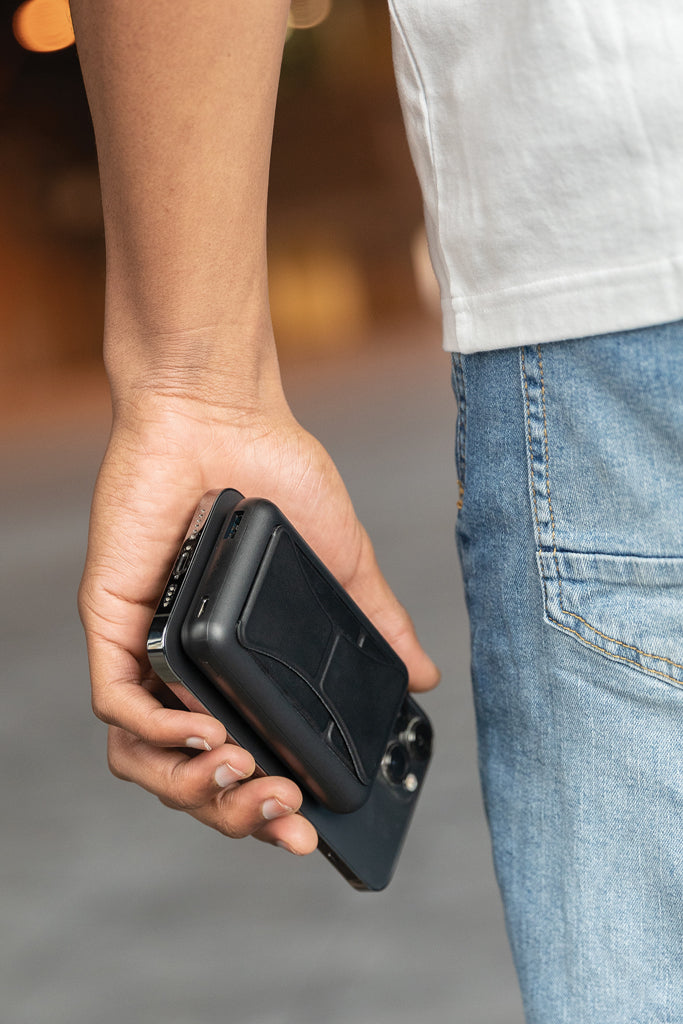 Load image into Gallery viewer, Urban Vitamin Sonoma RCS rplastic 10.000mah powerbank - Custom Wood Designs
