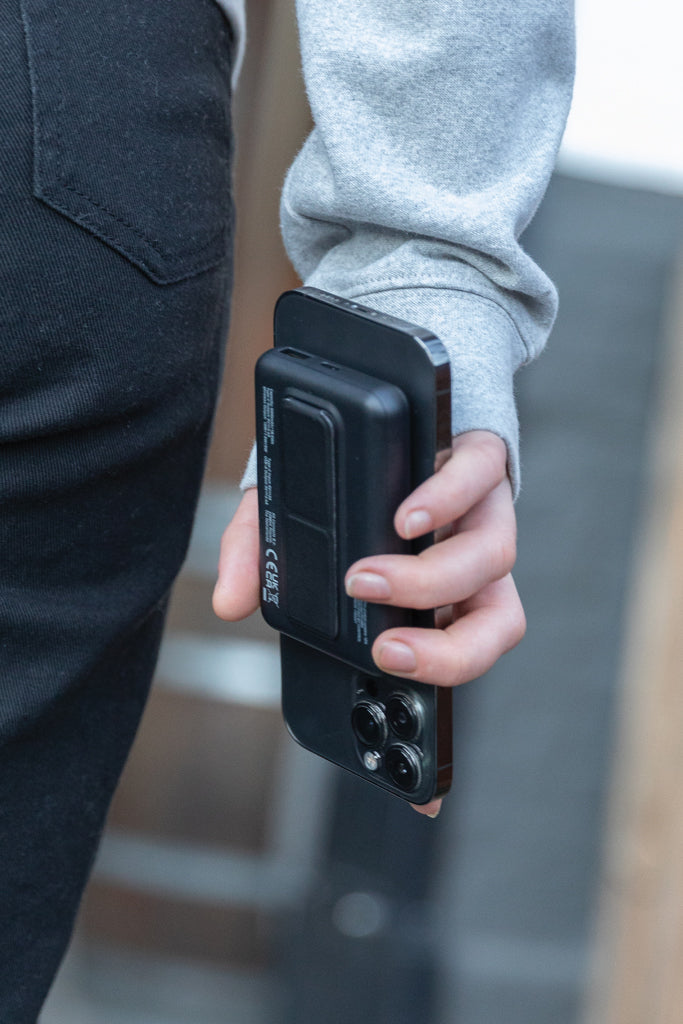 Load image into Gallery viewer, Urban Vitamin Sonoma RCS rplastic 10.000mah powerbank - Custom Wood Designs
