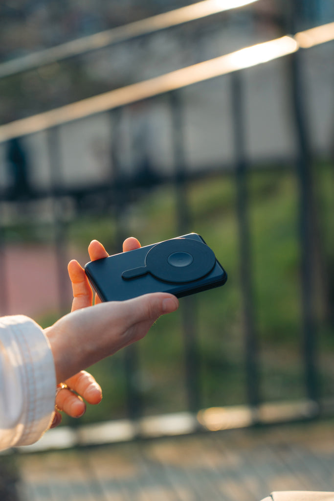 Load image into Gallery viewer, Urban Vitamin Redwood 5in1 5000mah 20W PD magnetic powerbank - Custom Wood Designs
