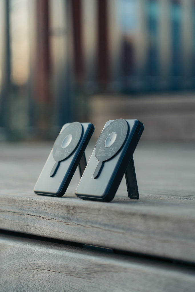 Load image into Gallery viewer, Urban Vitamin Redwood 5in1 5000mah 20W PD magnetic powerbank - Custom Wood Designs
