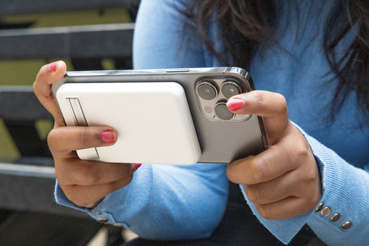 Zen RCS rplastic 5000 mah 5W magnetic bamboo powerbank - Custom Wood Designs