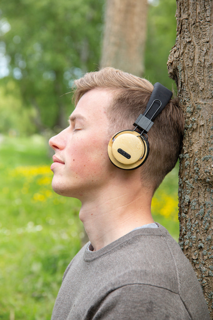 Load image into Gallery viewer, Bamboo wireless headphone - Custom Wood Designs
