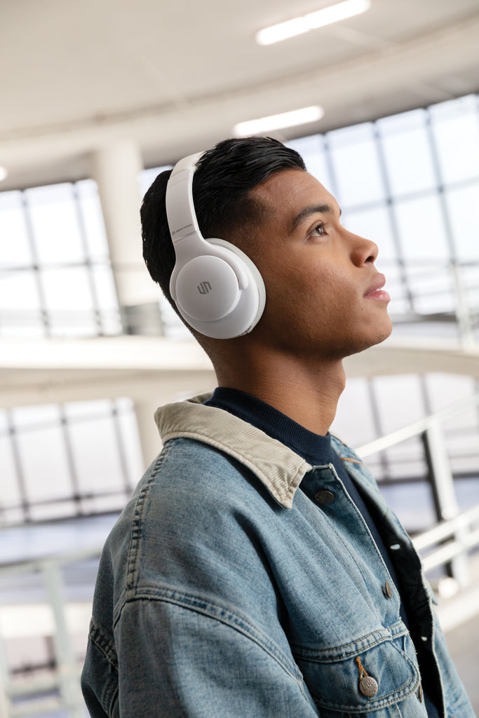 Load image into Gallery viewer, Urban Vitamin Fresno wireless headphone - Custom Wood Designs
