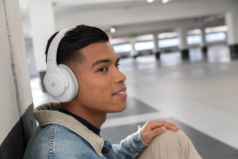 Load image into Gallery viewer, Urban Vitamin Fresno wireless headphone - Custom Wood Designs
