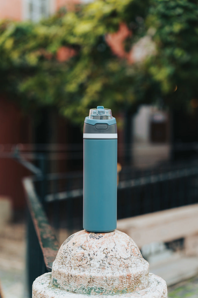 Load image into Gallery viewer, Omni Sip RCS certified re-steel lockable bottle 720ml - Custom Wood Designs
