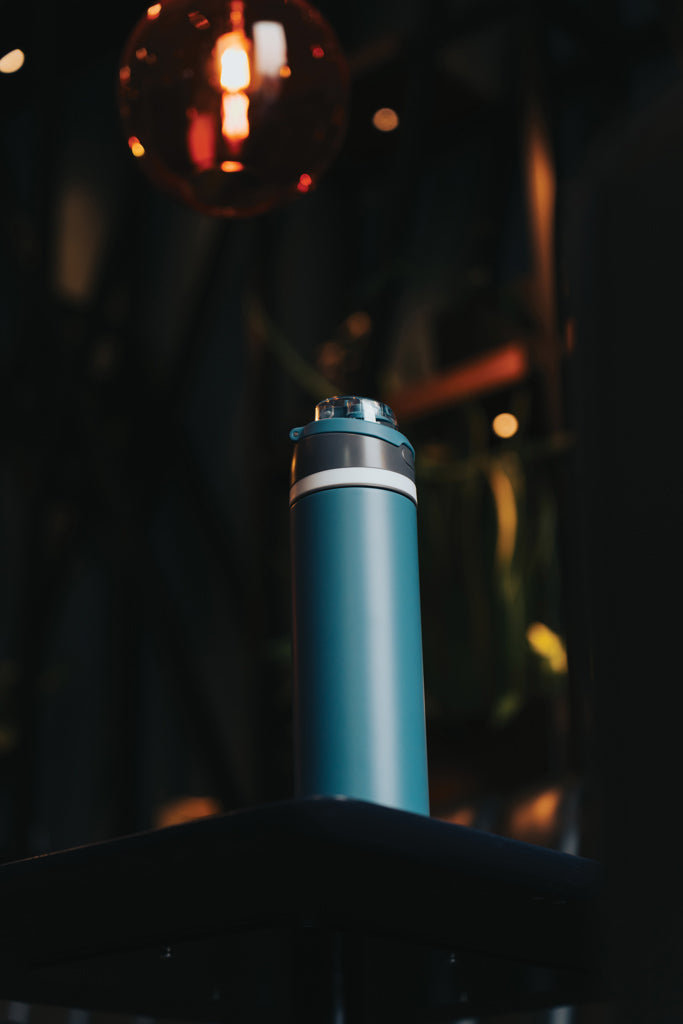 Load image into Gallery viewer, Omni Sip RCS certified re-steel lockable bottle 720ml - Custom Wood Designs
