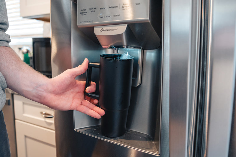 Load image into Gallery viewer, Tana RCS plastic tumbler with handle 900ml - Custom Wood Designs
