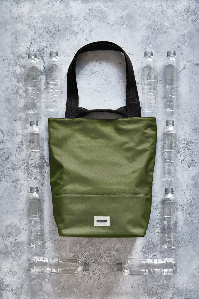 Load image into Gallery viewer, 16L Insulated Tote/ Cooler Bag - Custom Wood Designs 16L Insulated Tote/ Cooler Bag made from [material] –  [use_case] | Custom Wood Designs
