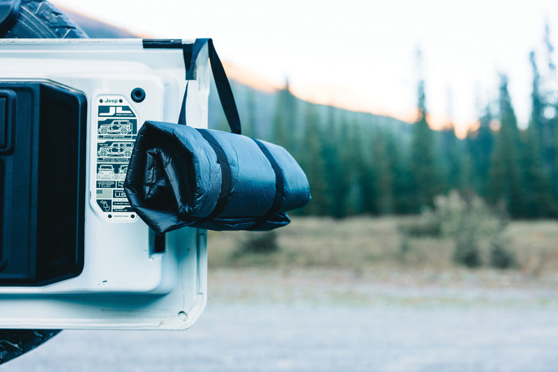 Load image into Gallery viewer, RPET picnic blanket - Custom Wood Designs
