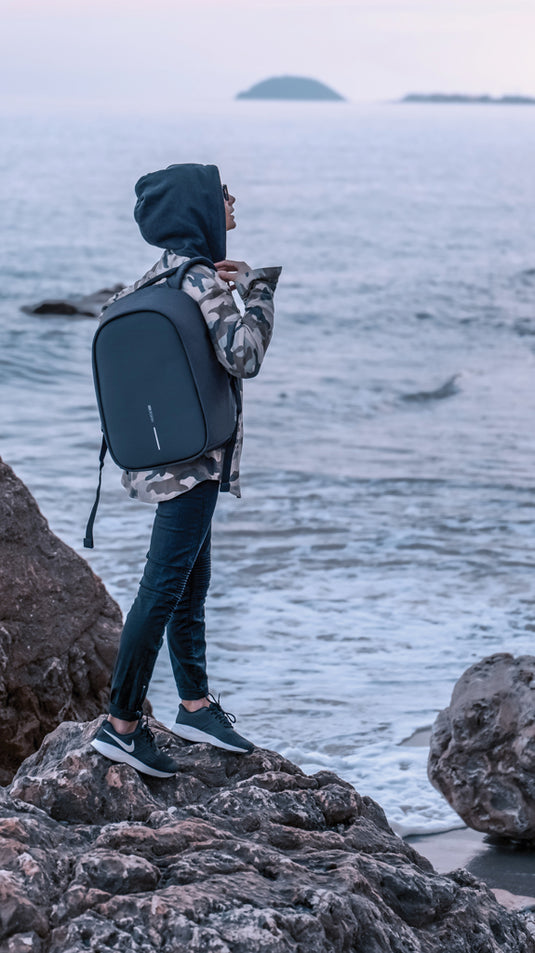 Bobby Hero Regular, Anti-theft backpack - Custom Wood Designs