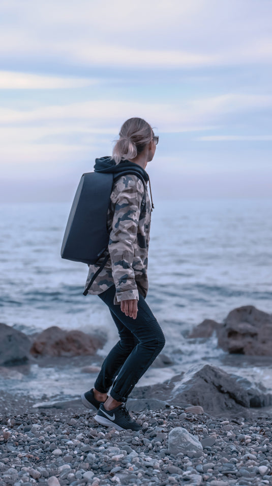 Bobby Hero Regular, Anti-theft backpack - Custom Wood Designs