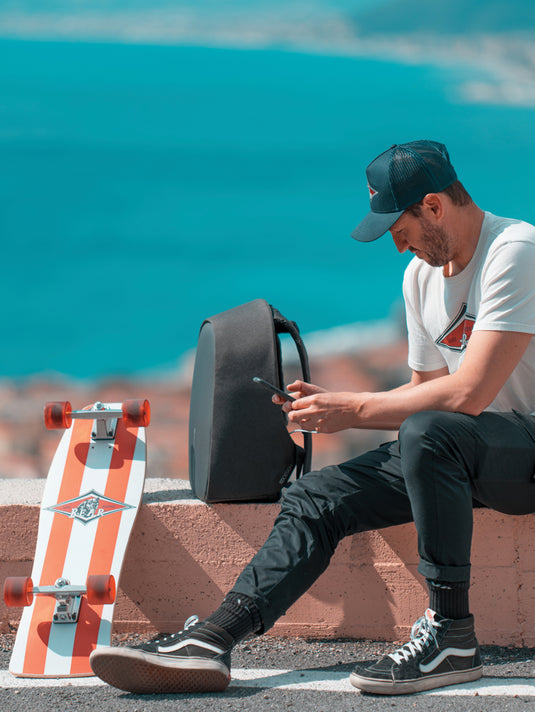 Bobby Hero Small, Anti-theft backpack - Custom Wood Designs