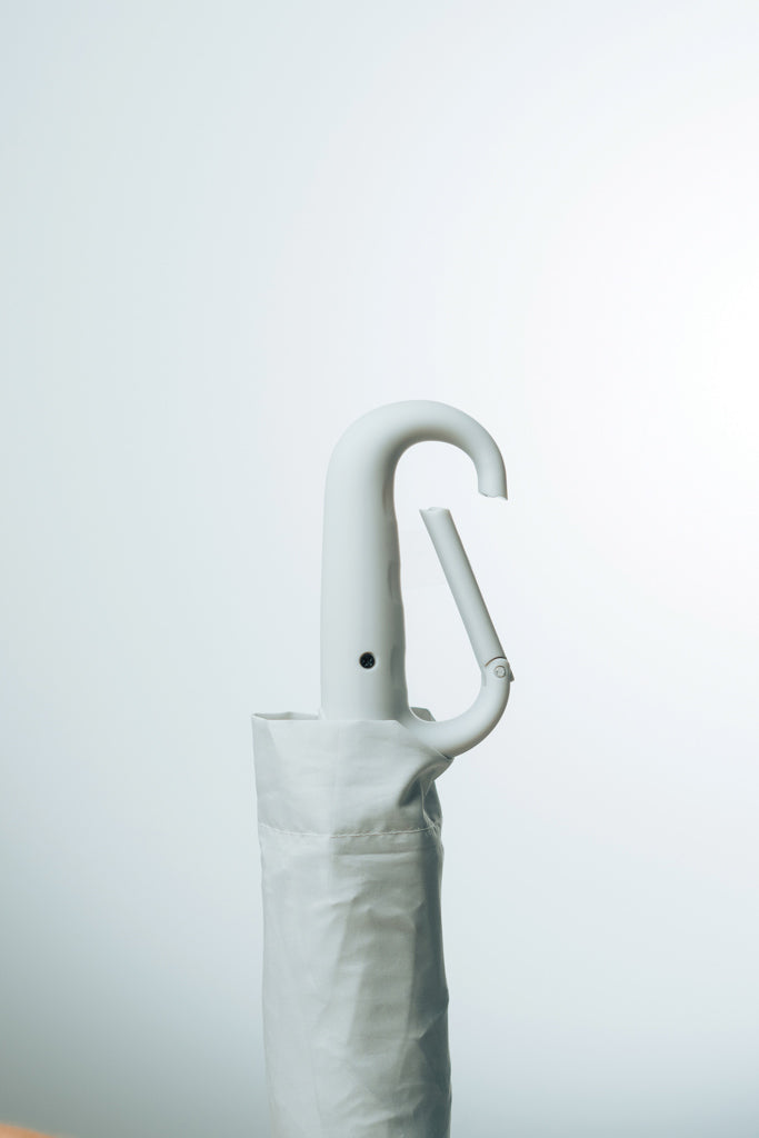 Load image into Gallery viewer, Yara 21&quot; AWARE™ RPET solid colour umbrella with carabiner - Custom Wood Designs
