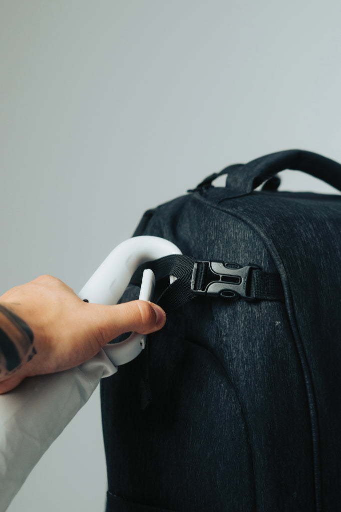 Load image into Gallery viewer, Yara 21&quot; AWARE™ RPET solid colour umbrella with carabiner - Custom Wood Designs
