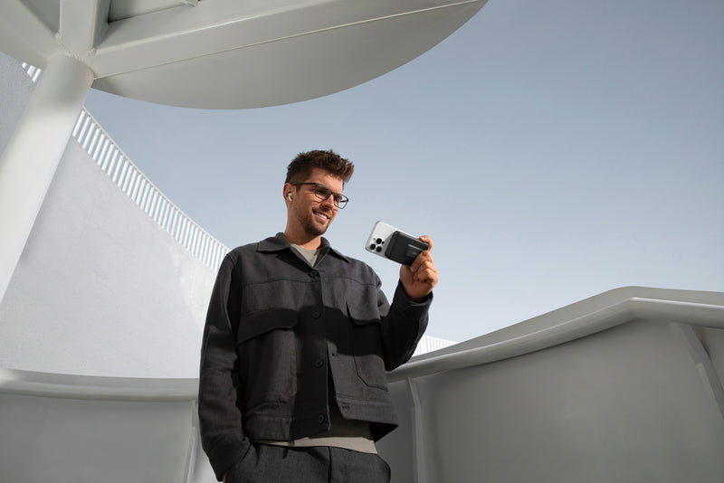 Load image into Gallery viewer, Anker MagGo QI2 magnetic powerbank 10.000 mah - Custom Wood Designs Anker MagGo QI2 magnetic powerbank 10.000 mah
