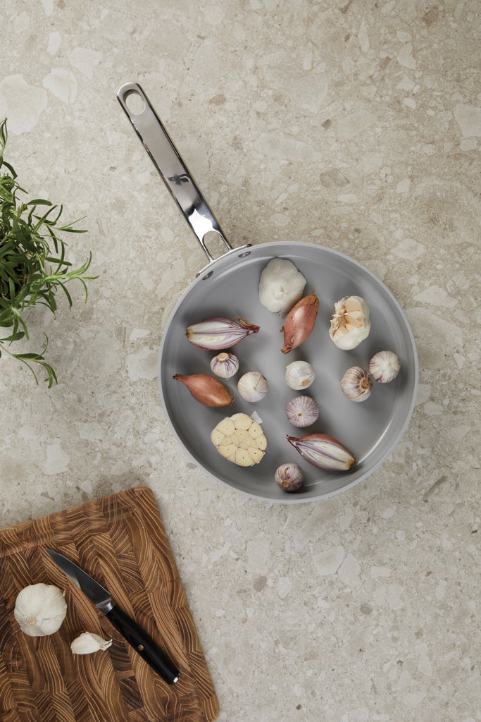 Load image into Gallery viewer, Alte RCS recycled aluminium fry pan 25 cm - Custom Wood Designs
