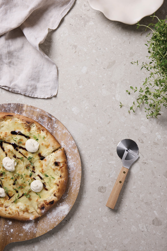 Load image into Gallery viewer, Paso pizza slicer - Custom Wood Designs
