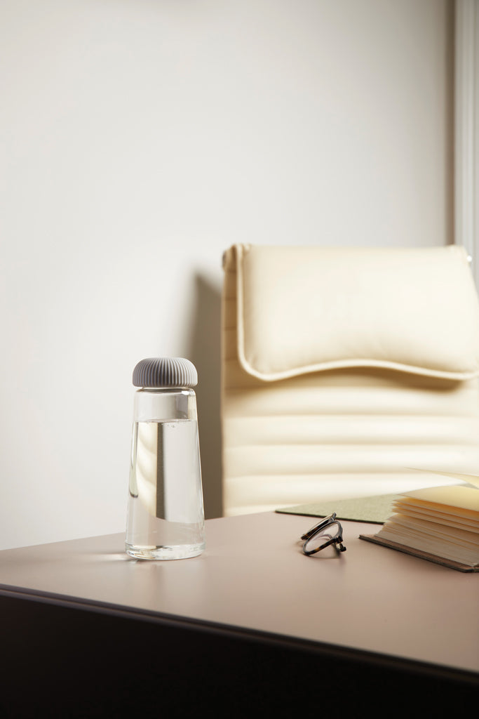 Load image into Gallery viewer, VINGA Erie RCS recycled pet bottle 575 ML - Custom Wood Designs
