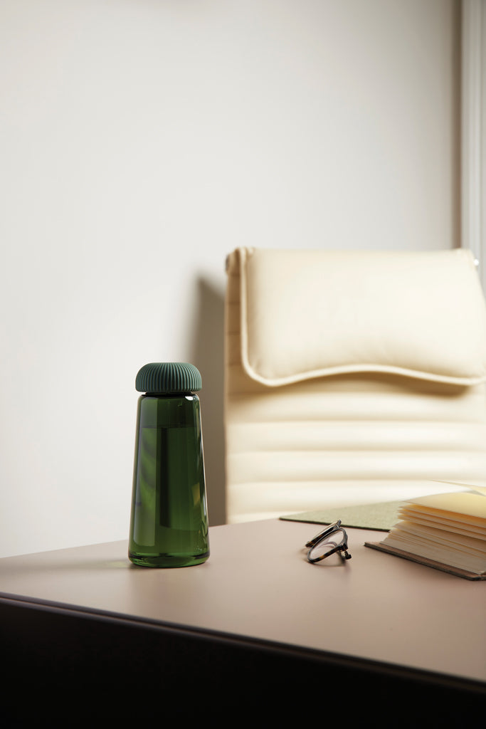 Load image into Gallery viewer, VINGA Erie RCS recycled pet bottle 575 ML - Custom Wood Designs
