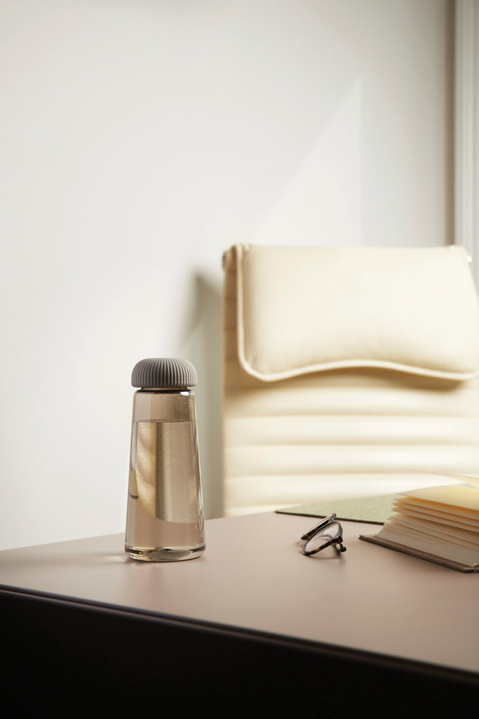 Load image into Gallery viewer, VINGA Erie RCS recycled pet bottle 575 ML - Custom Wood Designs
