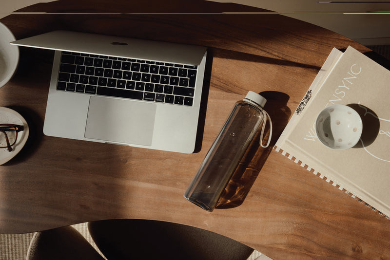 Load image into Gallery viewer, VINGA Arch RCS RPET bottle 550 ML - Custom Wood Designs VINGA Arch RCS RPET bottle 550 ML made from [material] –  [use_case] | Custom Wood Designs
