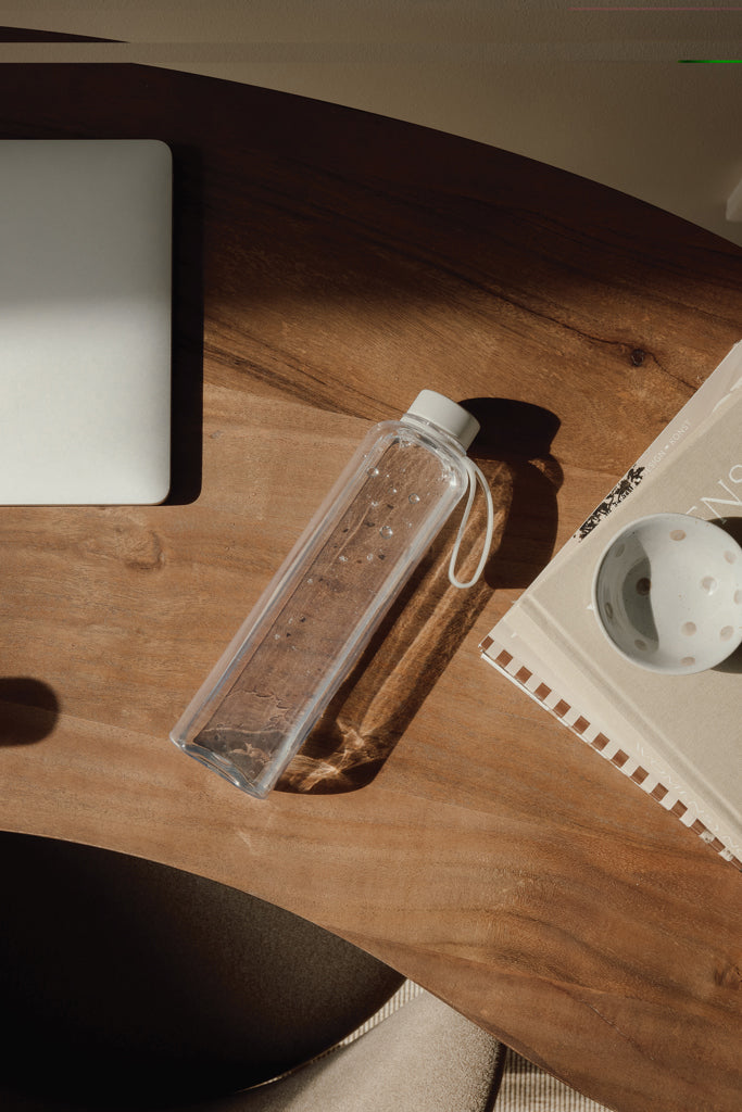 Load image into Gallery viewer, VINGA Arch RCS RPET bottle 550 ML - Custom Wood Designs VINGA Arch RCS RPET bottle 550 ML made from [material] –  [use_case] | Custom Wood Designs
