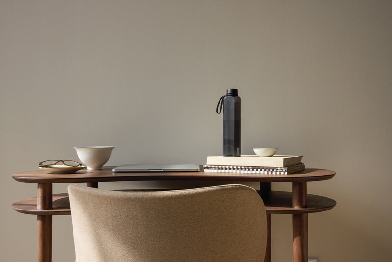 Load image into Gallery viewer, VINGA Arch RCS RPET bottle 550 ML - Custom Wood Designs VINGA Arch RCS RPET bottle 550 ML made from [material] –  [use_case] | Custom Wood Designs
