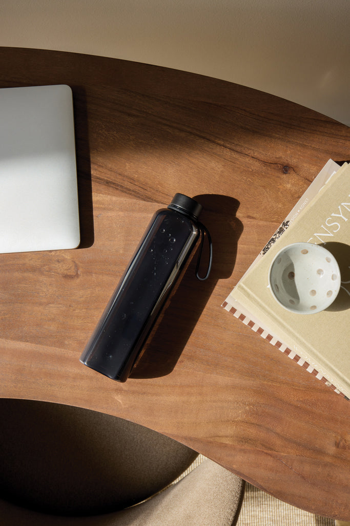 Load image into Gallery viewer, VINGA Arch RCS RPET bottle 550 ML - Custom Wood Designs VINGA Arch RCS RPET bottle 550 ML made from [material] –  [use_case] | Custom Wood Designs
