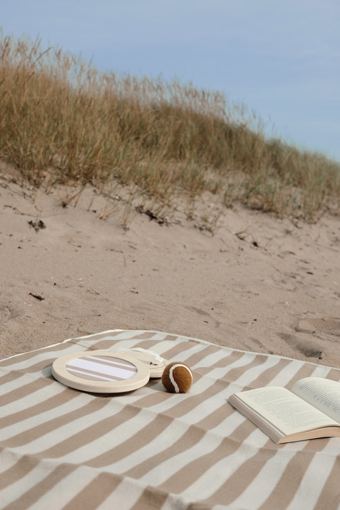 Load image into Gallery viewer, Catch me if you can game - Custom Wood Designs
