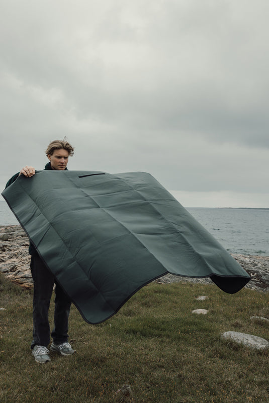 VINGA Baltimore RCS picnic blanket - Custom Wood Designs VINGA Baltimore RCS picnic blanket made from [material] –  [use_case] | Custom Wood Designs