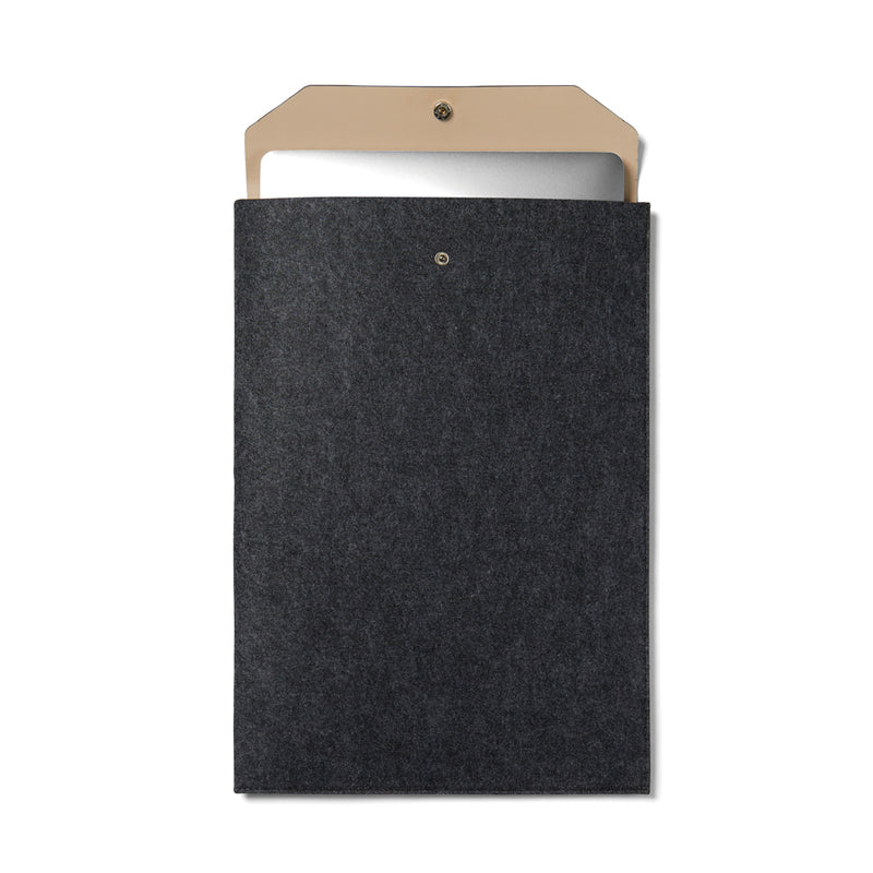 Load image into Gallery viewer, Albo GRS recycled felt 17&quot; laptop sleeve - Custom Wood Designs
